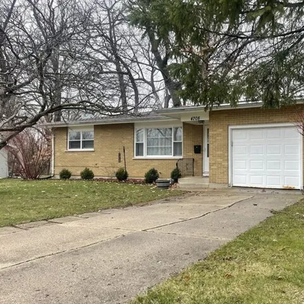 Image 2 - 4708 Cumberland Circle, McHenry, IL 60050, USA - House for sale