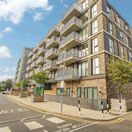 Rent this 1 bed apartment on Windsor Road in Slough, SL1 2EL