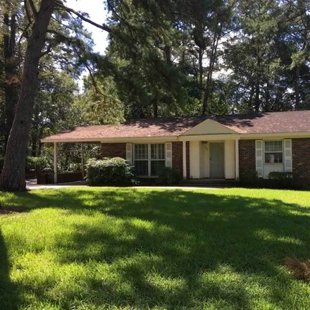 Buy this 3 bed house on 2001 Scenic Road in Tallahassee, FL 32303
