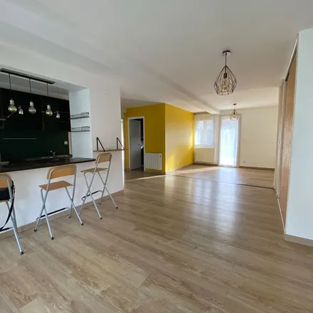 Rent this 3 bed apartment on 1 rue Saint-Louis in 64000 Pau, France