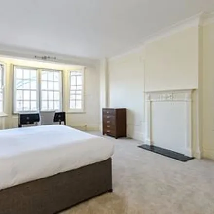 Rent this 5 bed apartment on Rudolf Steiner House in 35 Park Road, London