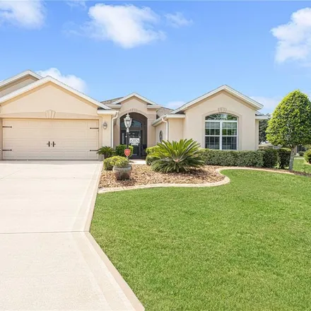 Buy this 3 bed house on 2511 Blacksburg Way in The Villages, FL 32163