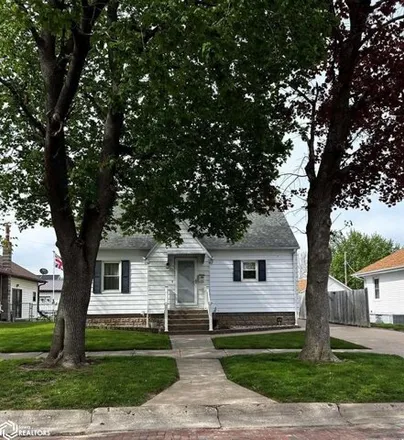 Buy this 3 bed house on 2545 Avenue H in Fort Madison, IA 52627