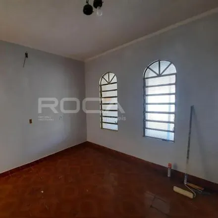 Rent this 2 bed house on Rua Antônio Martinez Carrera in Jardim Beatriz, São Carlos - SP