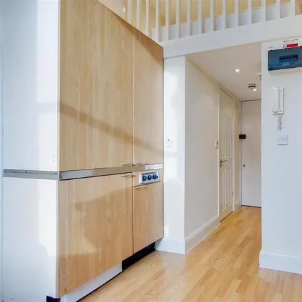 Rent this studio apartment on 59 Gunterstone Road in London, W14 9BS
