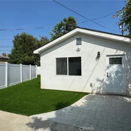 Rent this 3 bed house on 5326 Veloz Avenue in Los Angeles, CA 91356