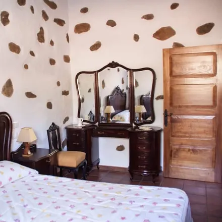 Rent this 2 bed townhouse on Bodega Insular de Gran Canaria in GC-15, 35320 Vega de San Mateo