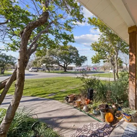 Image 7 - 818 Chevy Chase Drive, San Antonio, TX 78209, USA - House for sale