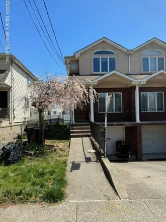 Buy this 4 bed house on 123 Hickory Avenue in New York, NY 10305