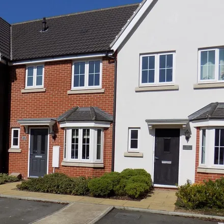 Rent this 3 bed townhouse on Osprey Drive in Stowmarket, IP14 5FX
