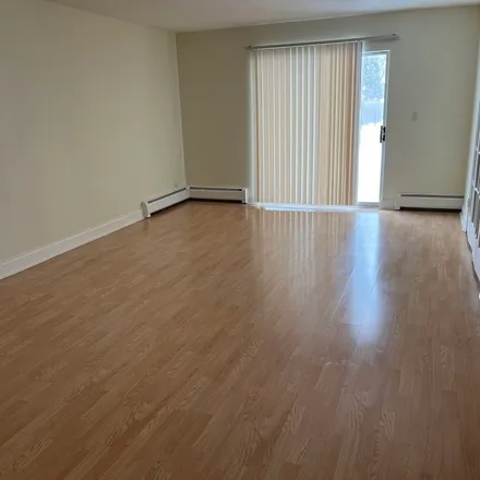 Image 1 - South Goebbert Road, Arlington Heights, IL 60005, USA - Apartment for rent