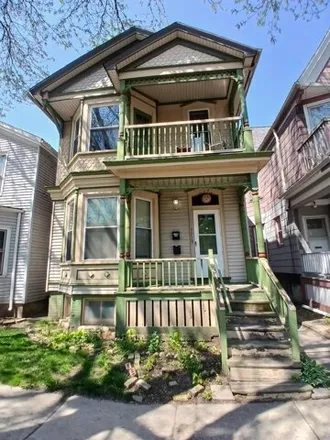 Buy this studio house on 1715 North Astor Street in Milwaukee, WI 53202