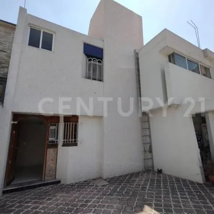 Rent this 3 bed house on Paseo del Petirrojo in Lomas Verdes 1ra Sección, 53220 Naucalpan de Juárez