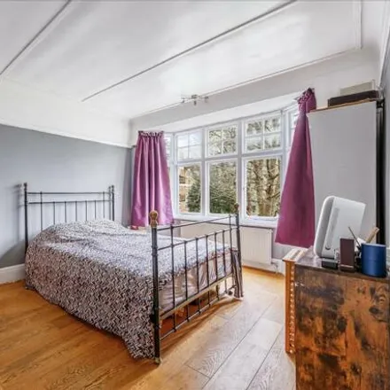 Image 5 - Hail & Ride Montpelier Road, Montpelier Road, London, W5 2HB, United Kingdom - Apartment for sale
