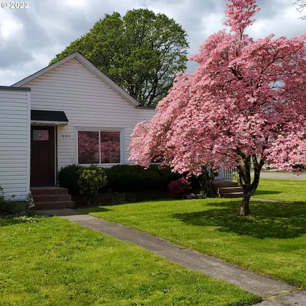 Buy this 3 bed house on 806 Southeast Storey Street in McMinnville, OR 97128