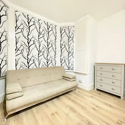 Rent this 1 bed apartment on 322-328 Ladbroke Grove in London, W10 5JS