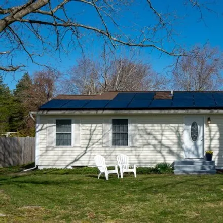 Buy this 2 bed house on 14 Stony Point Road in Clinton, CT 06413