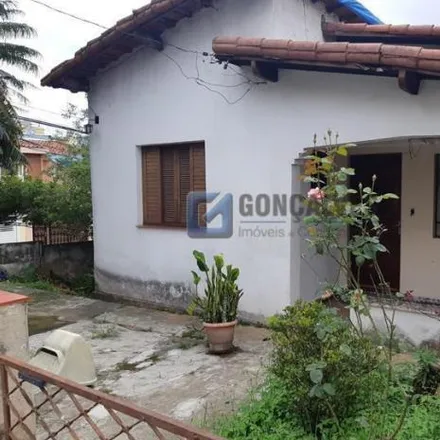 Buy this 2 bed house on APAE- Associação de Pais e Amigos dos Excepicionais de São Bernardo do Campo in Rua Ângelo Dusi 258, Centro