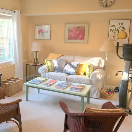 Rent this 1 bed apartment on Chapel Hill