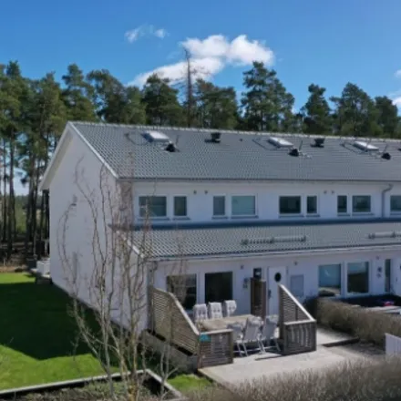 Rent this 5 bed townhouse on Petersbergsstigen in 144 52 Salems kommun, Sweden