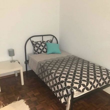 Rent this 3 bed apartment on Rua Dr. Armando Pedro 29 in Leiria, Portugal