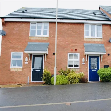 Rent this 2 bed townhouse on Haslingden Crescent in Coseley, DY3 2FE