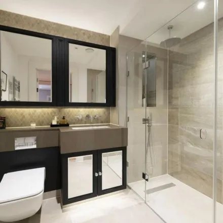 Rent this 3 bed apartment on Holland Villas Road in London, W14 8BZ