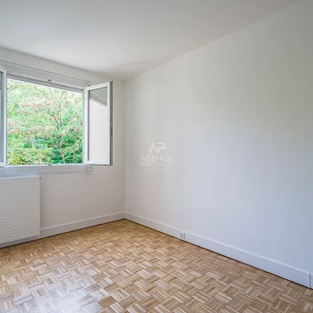 Rent this 1 bed apartment on 13 Rue de Saint-Cloud in 92410 Ville-d'Avray, France