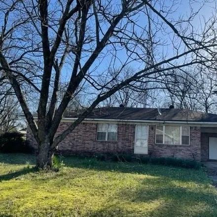 Buy this 3 bed house on 350 West Huron Street in Stuttgart, AR 72160