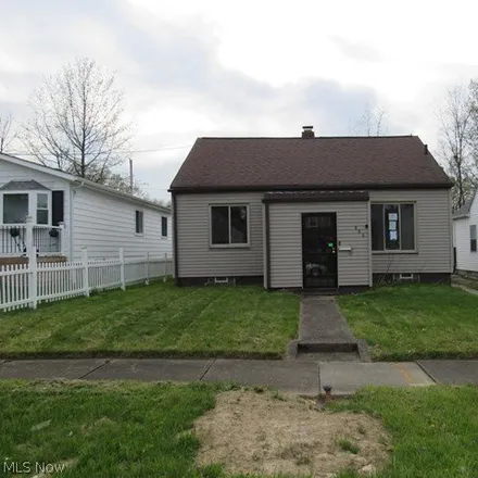 Buy this 2 bed house on 884 Hardesty Boulevard in Akron, OH 44320
