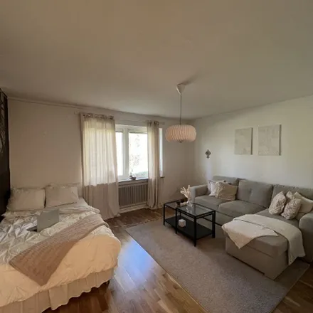 Rent this 1 bed apartment on Vårmånadsgatan 7A in 415 43 Gothenburg, Sweden