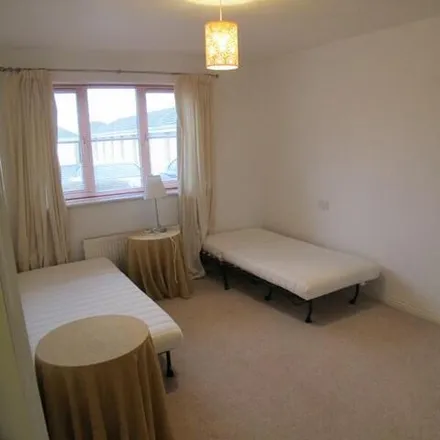 Image 7 - Ross House, 60 Marine Parade West, Lee-on-the-Solent, PO13 9NR, United Kingdom - Room for rent