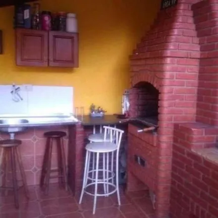 Buy this 3 bed house on Faculdade Piaget in Avenida Mogi das Cruzes 1001, Parque Suzano