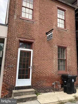 Rent this 3 bed townhouse on 214 Willow Street in Harrisburg, PA 17120