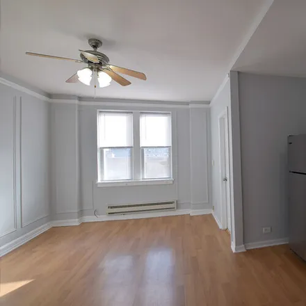 Rent this studio apartment on 5860 N Kenmore Ave