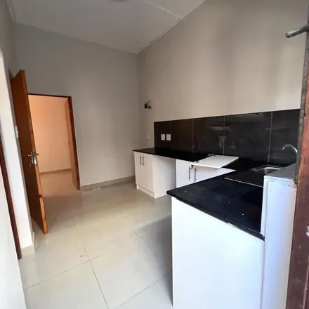 Image 6 - Park Street, Cravenby, Elsiesriver, 7501, South Africa - Apartment for rent
