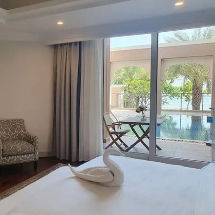Rent this 5 bed house on Dubai