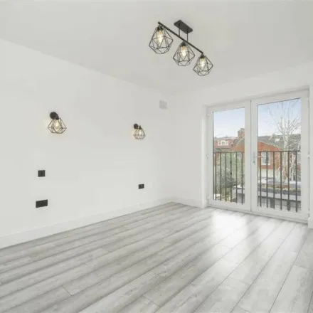 Image 2 - Pine Road, London, NW2 6SA, United Kingdom - Apartment for rent