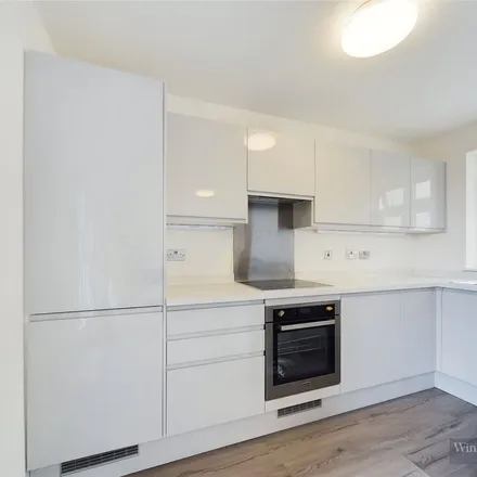 Rent this 2 bed apartment on Oak Road in Leatherhead, KT22 7UU
