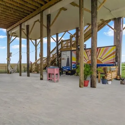 Image 3 - 1250 East Canal Drive, Stingaree, Galveston County, TX 77650, USA - House for sale