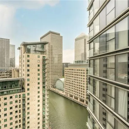 Image 5 - Hampton Tower, 75 Marsh Wall, Canary Wharf, London, E14 9SH, United Kingdom - Room for rent