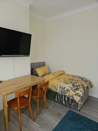 Rent this 1 bed room on 722 High Road Leyton in London, E10 6RY