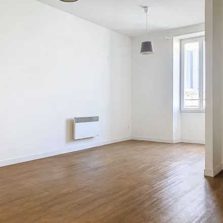 Rent this 3 bed apartment on 37 Rue Aldebert in 13006 Marseille, France