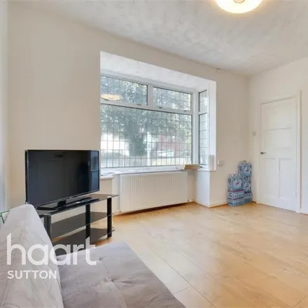Image 5 - 78 Woodstock Road, London, SM5 3DH, United Kingdom - House for rent