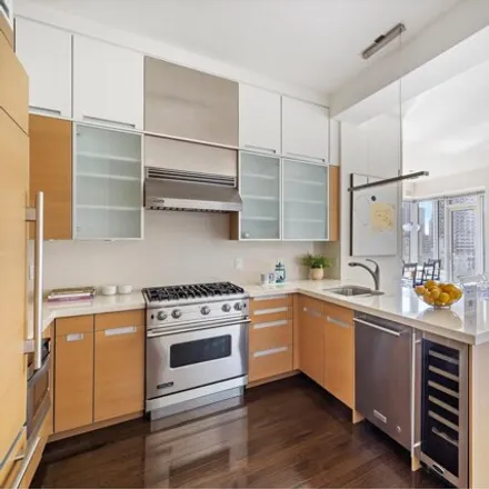 Image 1 - 303 E 77th St Apt 16b, New York, 10075 - Condo for sale