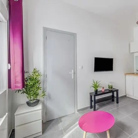 Rent this 1 bed apartment on 02100 Saint-Quentin