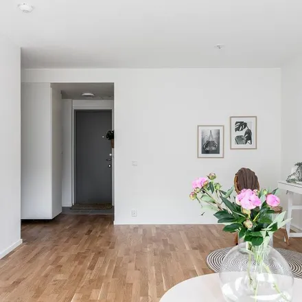 Rent this 2 bed apartment on Linnéuniversitetet in Trummenvägen, 351 95 Växjö