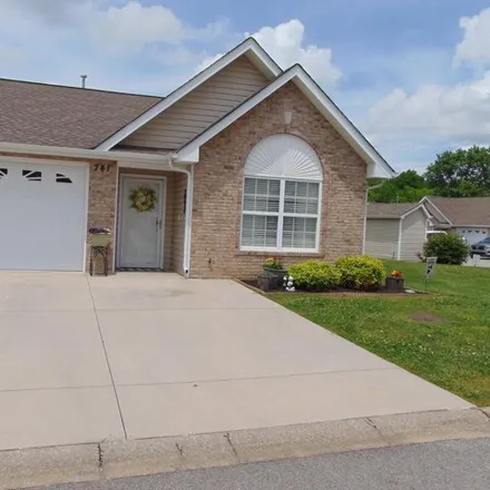 Buy this 2 bed condo on 795 Greensboro Way in Knoxville, TN 37912
