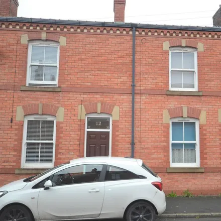 Rent this 2 bed townhouse on Kendal Street in Wigan, WN6 7DG