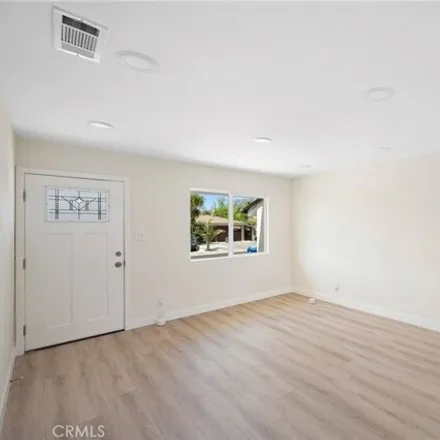 Image 3 - 8878 Katherine Avenue, Los Angeles, CA 91402, USA - Apartment for rent